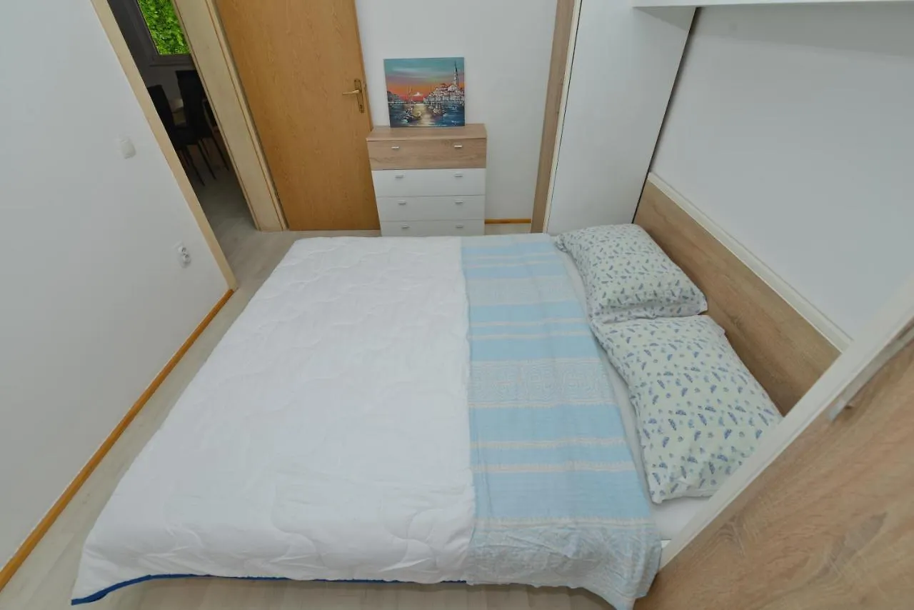 Apartmani Nina Tkon Apartment
