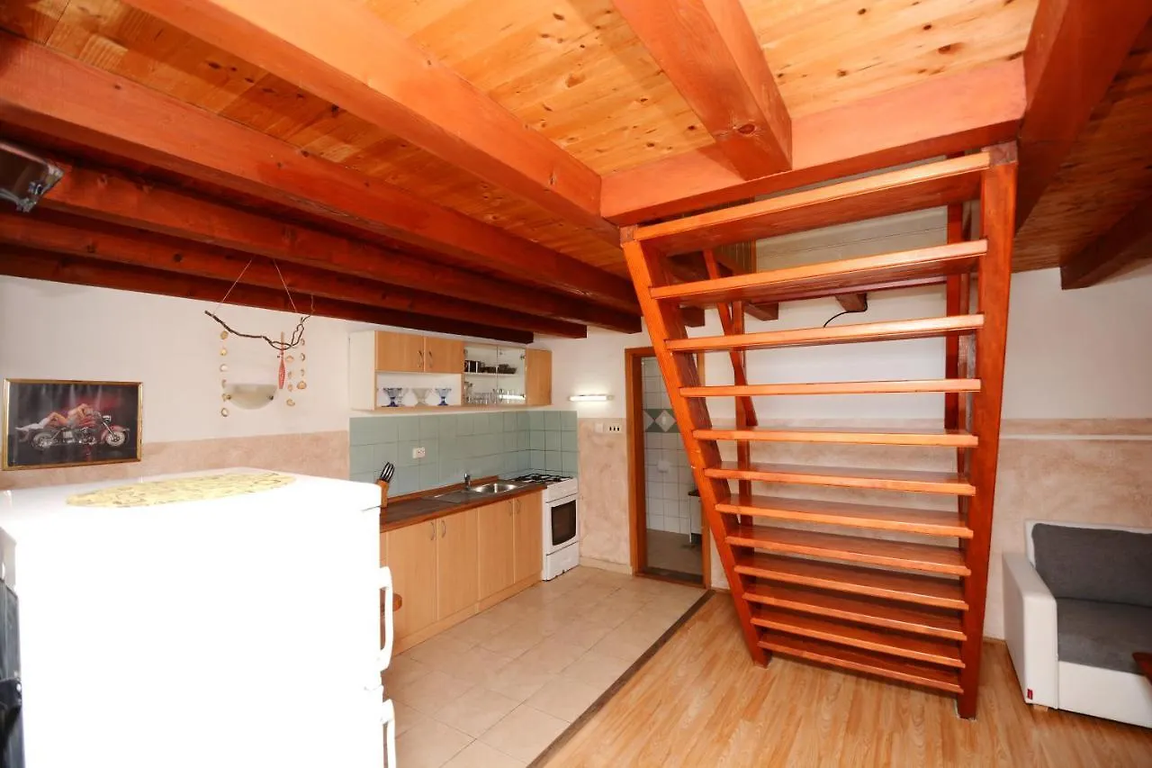Apartment Apartmani Nina Tkon Croatia