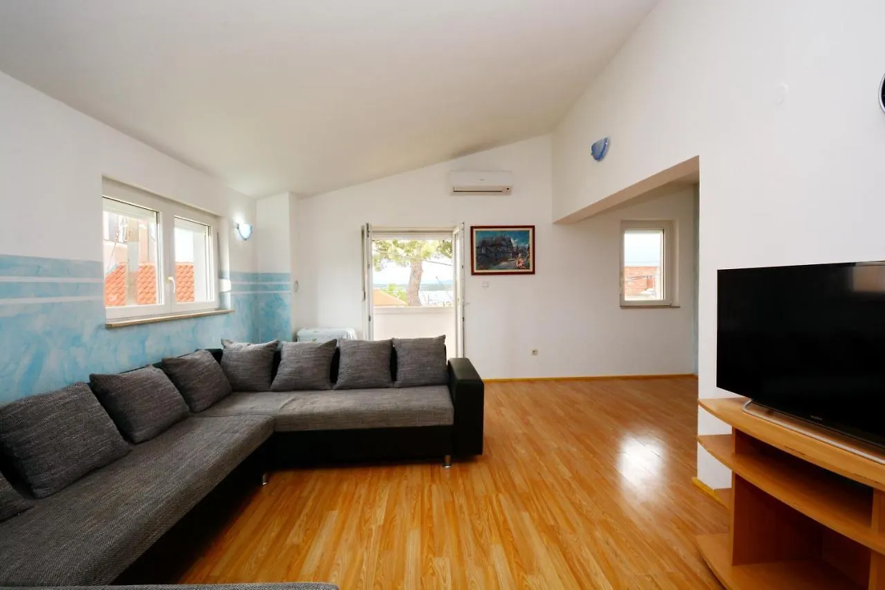 Apartmani Nina Tkon