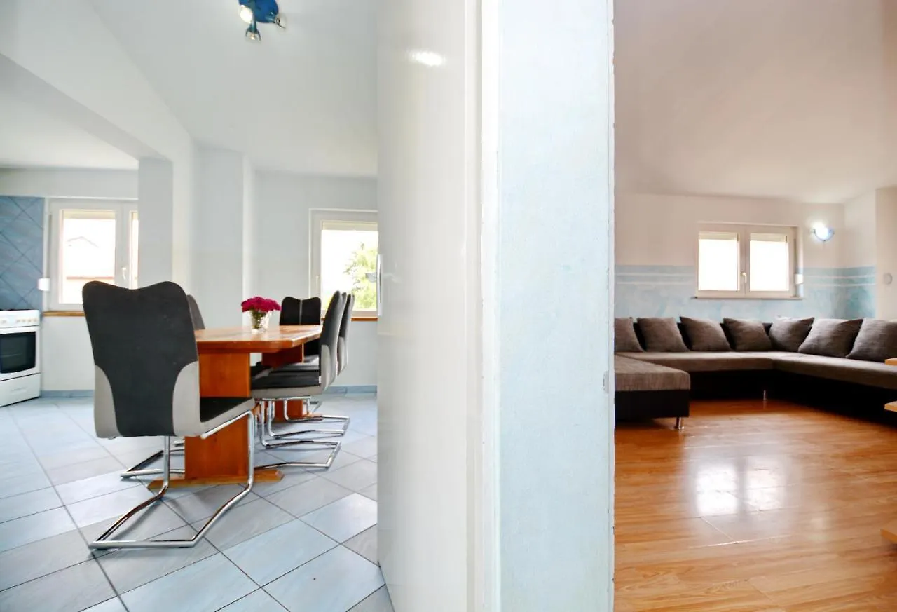 Apartmani Nina Tkon Croatia
