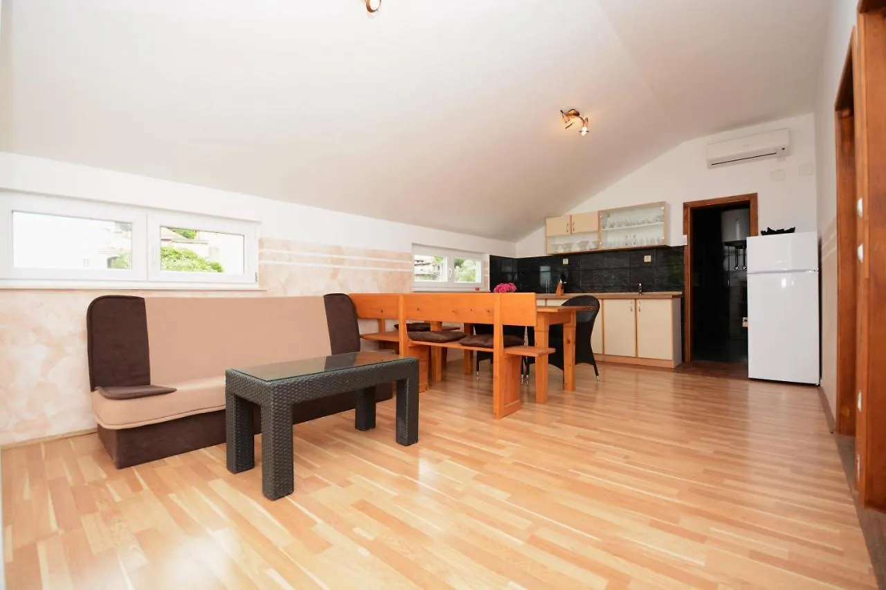 Apartmani Nina Tkon Apartment