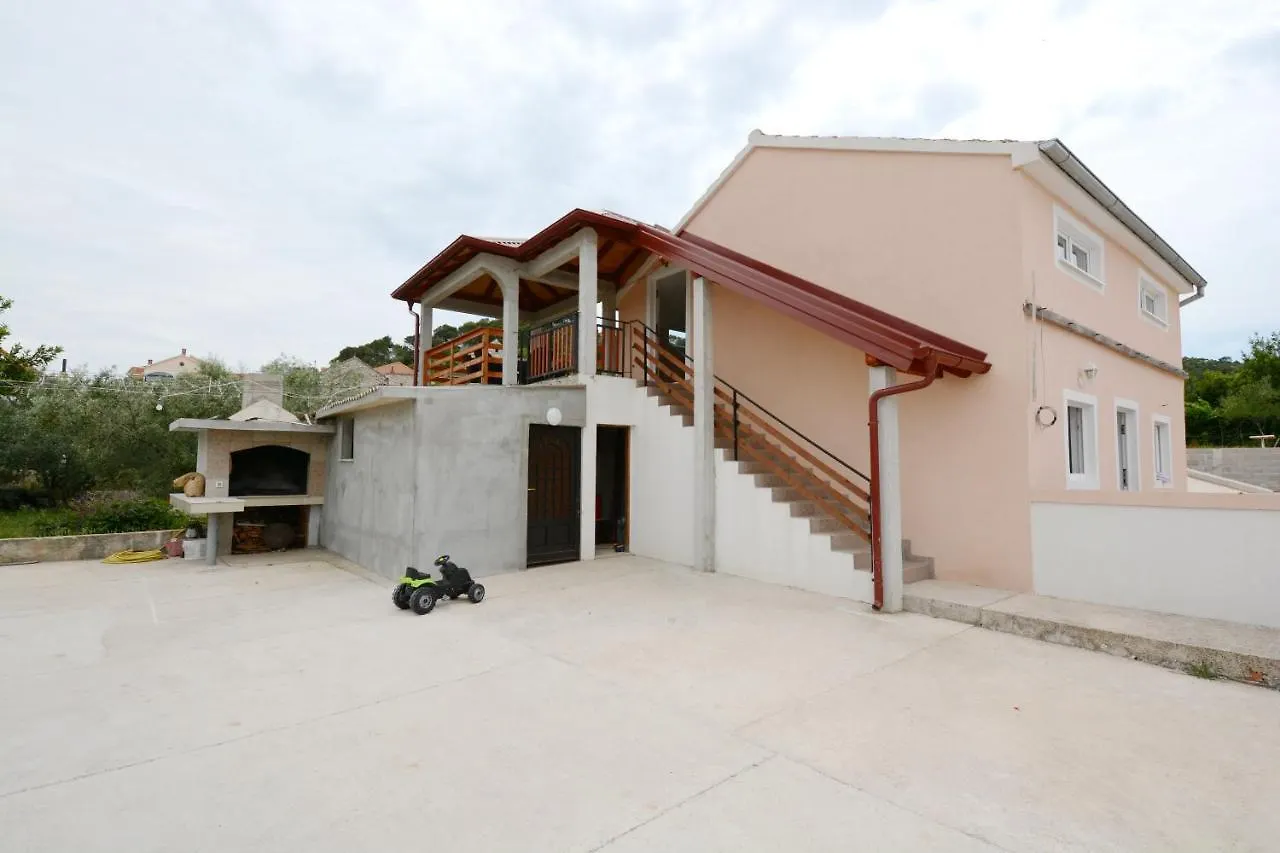 Apartment Apartmani Nina Tkon Croatia