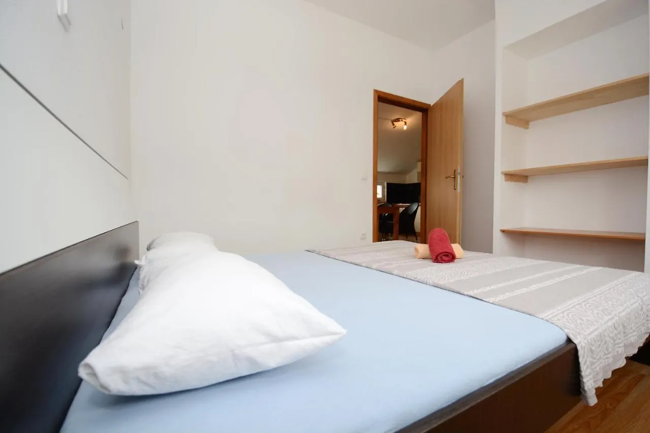 Apartmani Nina Tkon Croatia