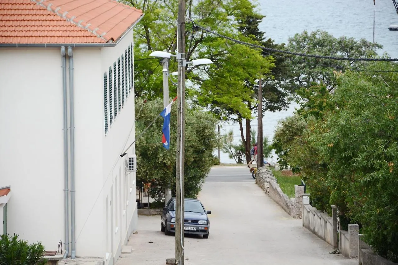 Apartment Apartmani Nina Tkon Croatia