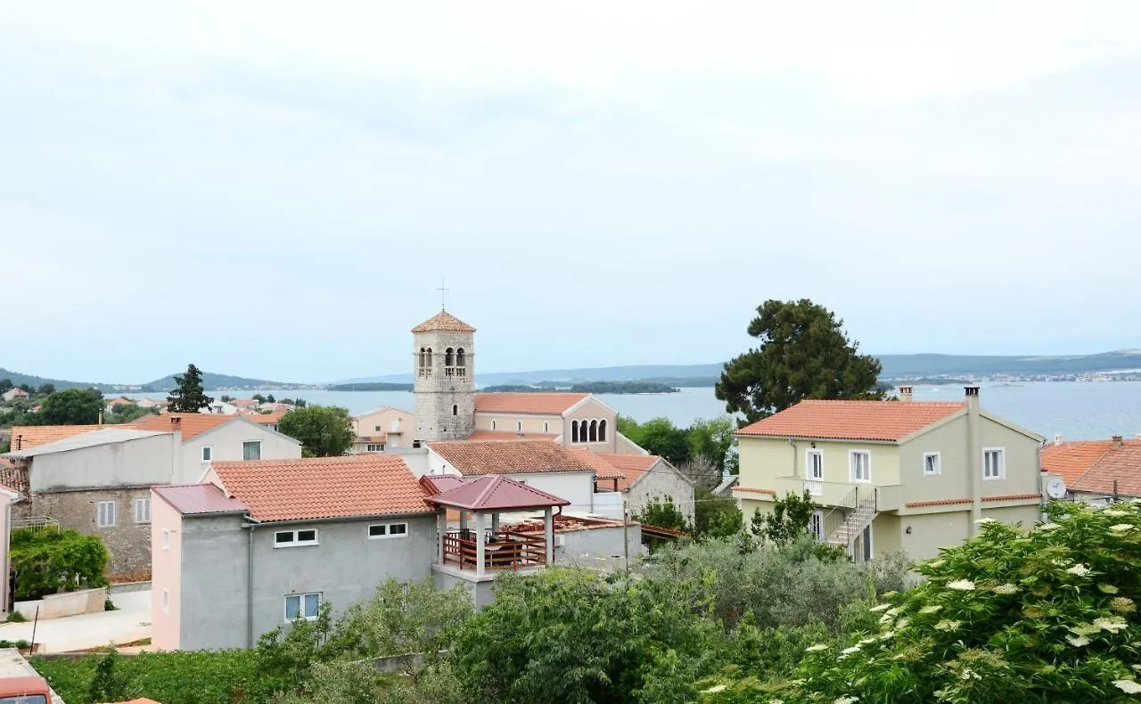 Apartmani Nina Tkon Apartment