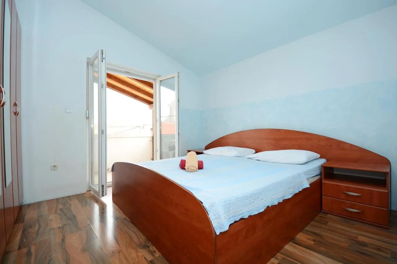 Apartmani Nina Tkon