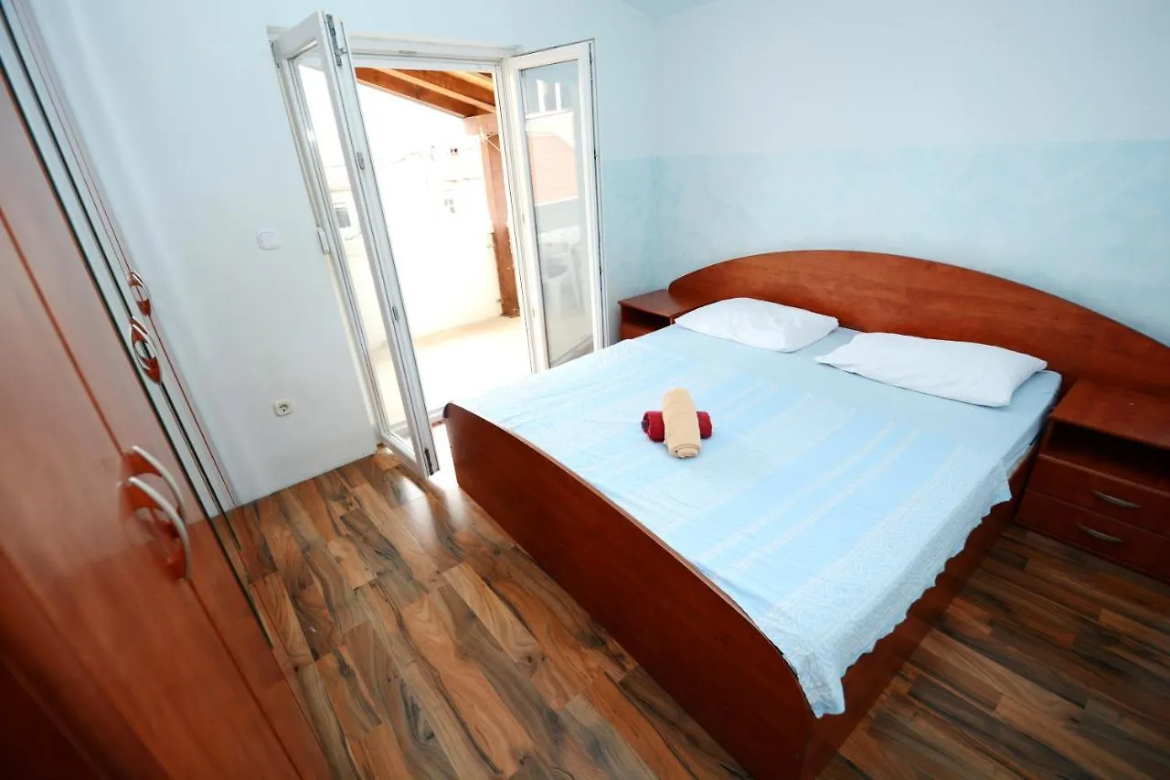 Apartmani Nina Tkon Apartment