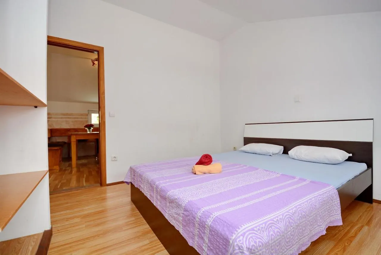Apartmani Nina Tkon
