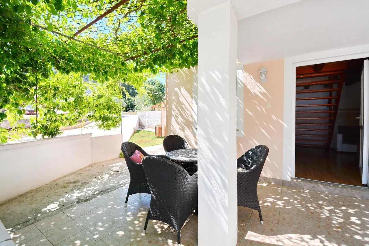 Apartment Apartmani Nina Tkon Croatia