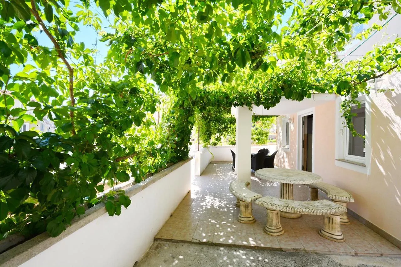 Apartmani Nina Tkon Croatia