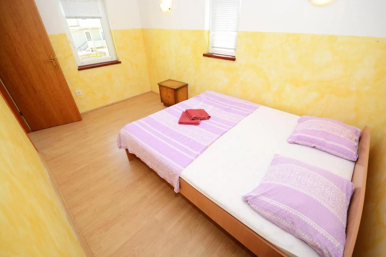Apartmani Nina Tkon Croatia